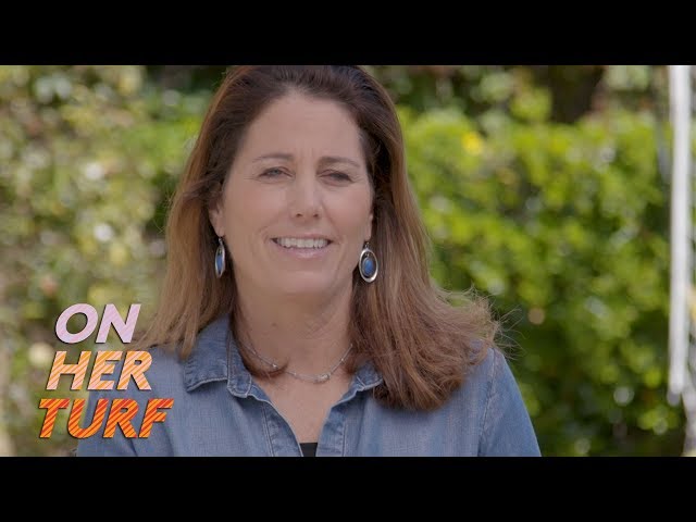 Video Pronunciation of Julie Foudy in English