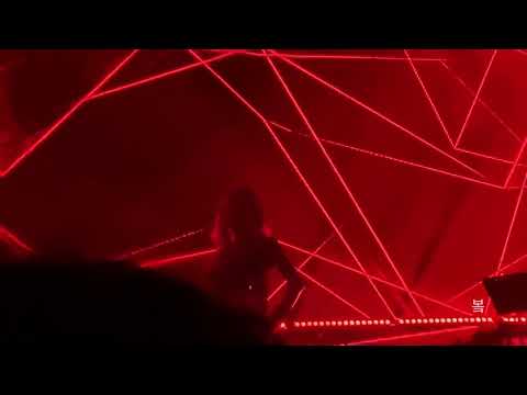 190803 Tiffany Young ‪Open Hearts Eve‬ ‘Run Devil Run’