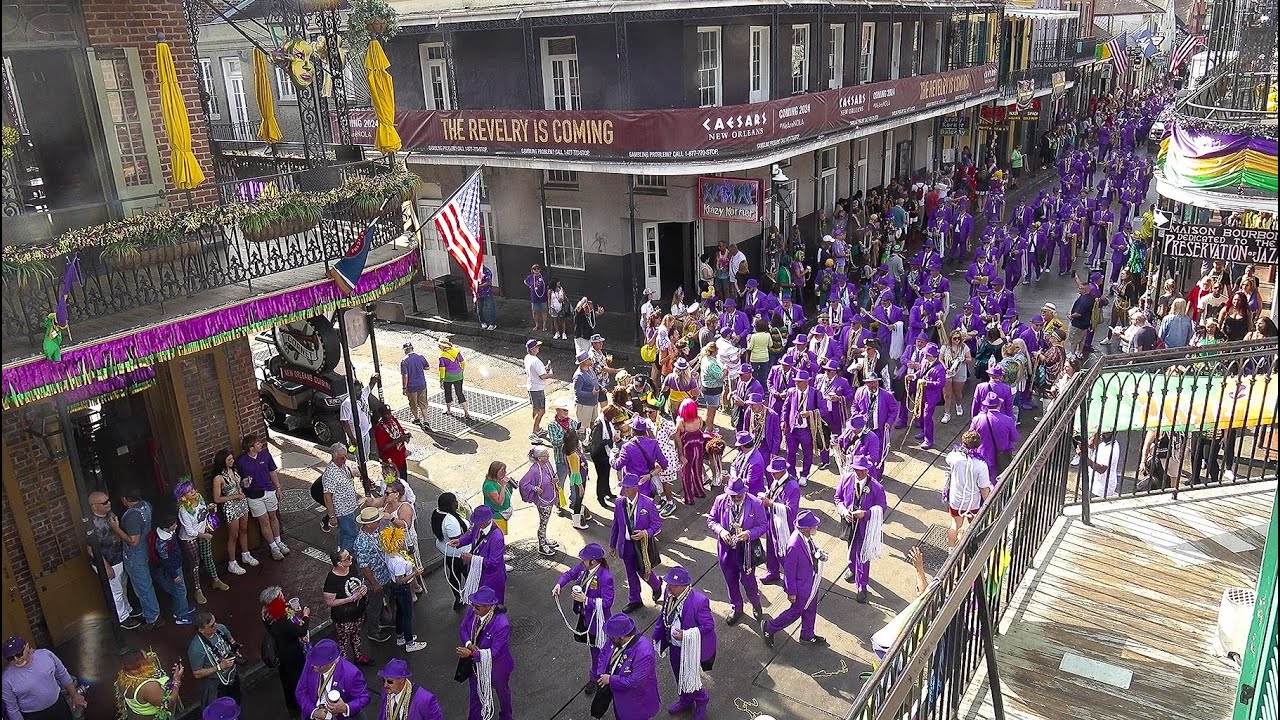 Live webcam view of Bourbon Street Balcony View