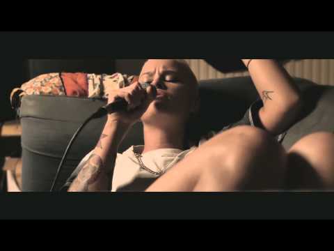 Etta Bond - Feels Like