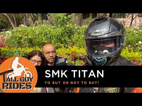Most affordable Carbon Fibre/ Fibre Glass helmet in India? || SMK Titan || TallGuyReviews
