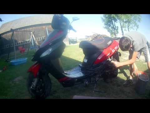 Koxu Motovlog mycie skutera