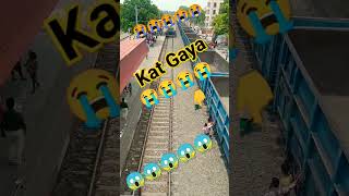 Download lagu ट्रेन 😭 की रिपोर्ट में आकर 😭युवक की हुई मौत 😭😭 #train #viral #video mp3
