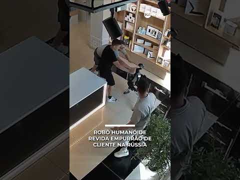 Robô humanóide revida empurrão de cliente na Rússia | #SBTNews