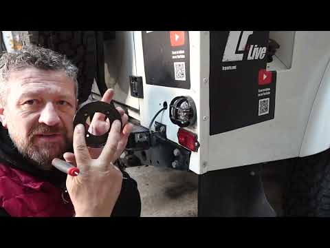 LRC2761 - ADAPTIVE LED REVERSE AND FOG LAMP KIT WITH PLINTHS AND FITTINGS FOR LAND ROVER DEFENDER Thumbnail