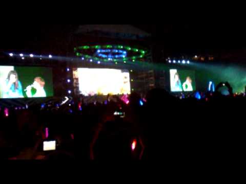 [120922] SMTown III Jakarta - Kyuhyun & Max Just The Way You Are (2)