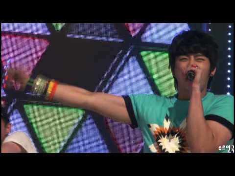 11.08.18 Mnet M countdown - Shake it up (서인국 - Seo In Guk)