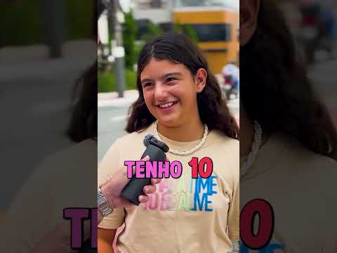 Menina de 10 anos vende pulseira na praia e ora por clientes: ‘Levo o amor de Jesus’