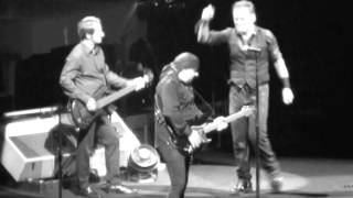 Bruce Springsteen introducing the E-Street Band
