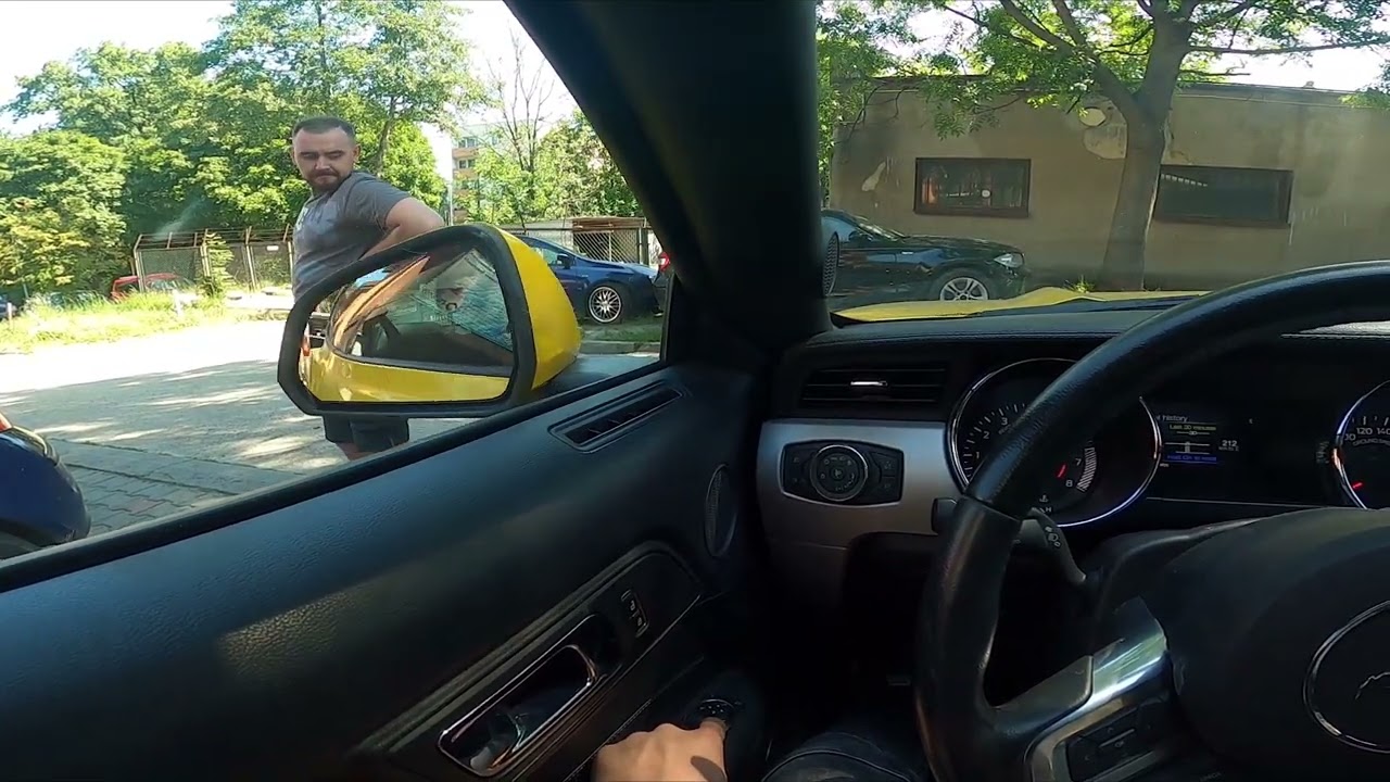 How to Close and Open Side Rearview Mirrors in Ford Mustang VI ( 2014 – now )