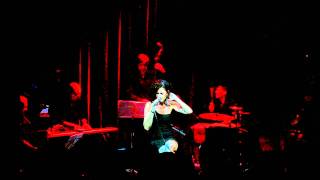 ELENA GADEL canta "CREUAR" - LUZ DE GAS NOV 2011