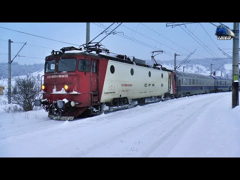 Passenger Train VS Heavy Snow 🚊☃ Tren de Călători VS Zăpadă Adevarată in Bucovina - 28 December 2021