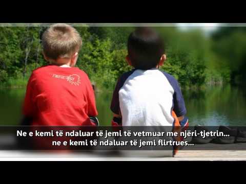 A lejohet që djemtë dhe vajzat të jenë "vetëm" shokë? - Sheikh Omar Suleiman