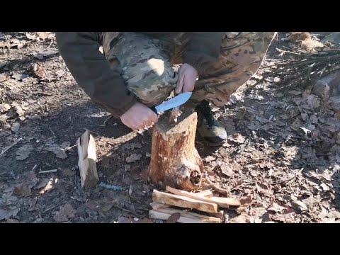 Mikov BOMBUR 366-XG-14--Spliting, batoning wood