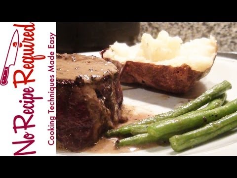 胡椒醬食譜 - 完美的牛排醬 - NoRecipeRequired.com。 (Peppercorn Sauce Recipe - The Perfect Steak Sauce - NoRecipeRequired.com)