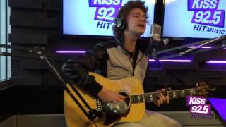 KiSS 92.5: Francesco Yates Performs "Honey I'm Home" On The Roz and Mocha Show