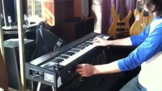 Video thumbnail for Crumar roadrunner 2 by DiPinto Guitars