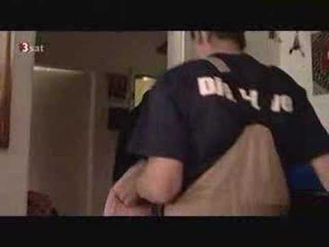 ARD exclusiv - Eine Familie und ihre Helfer vom Amt Teil 2/3