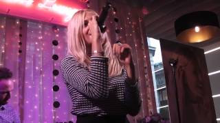 Pixie Lott - Wake Me Up/Cry Me Out (Live At The PANDORA Lounge)