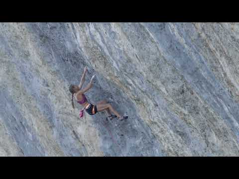 Margo Hayes  -  Black Rock Shooter Español Remix