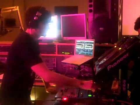 Mario Aureo (Einmaleins Musik)@ TwenFM Clubnight 11.03.2011