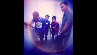 Download lagu Roveka Band-Terpaksa Aku Relakan mp3