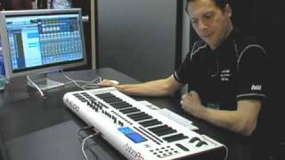 Video thumbnail for [NAMM 2009] M-Audio Axiom Pro 49 by Audiofanzine in English