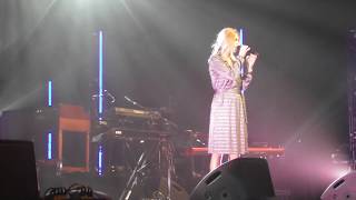 Davina Michelle - Duurt te lang / What About Us (P!NK) (Live @ 100% NL Awards , Amsterdam)