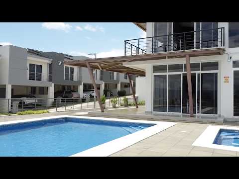 Venta de Casa en Condominio Altos Sabanilla Montes de Oca