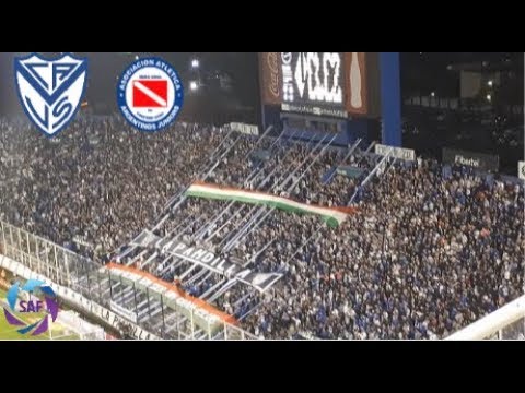 "Hinchada Vélez vs Argentinos Jr. | Gol y Jugadas | Superliga Argentina 2017/18 | Fecha 27" Barra: La Pandilla de Liniers &bull; Club: Vélez Sarsfield