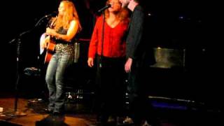 Dar Williams sings Iowa with Adam Sweeney & Anne Weiss