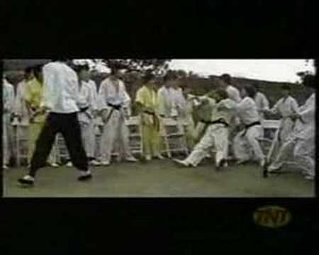 Bam Lee mittem Fimger