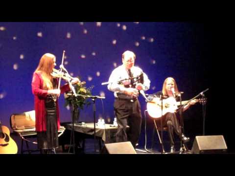 Kat Eggleston and Kate MacLeod  -  Sound the Pibroch/Tunes