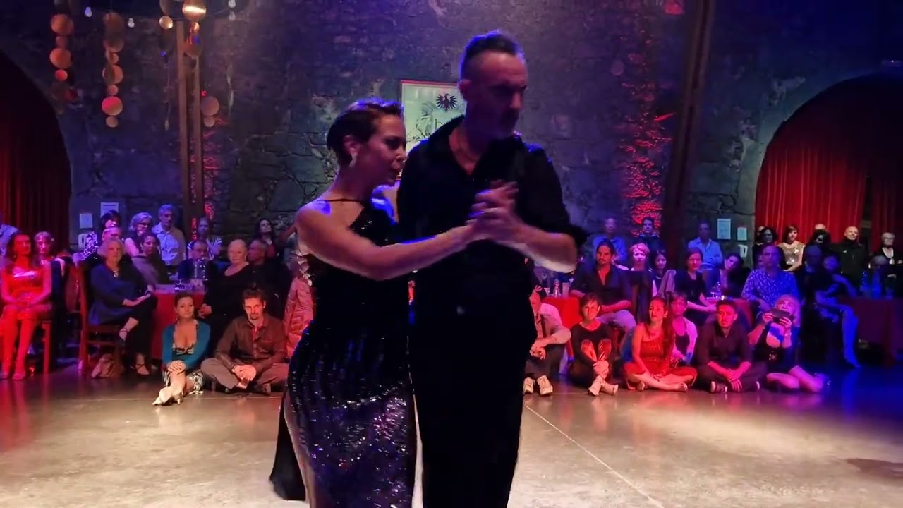 Joe Corbata e Lucila Cionci no Milongueros All Aboard em 25/11/22. 3/4