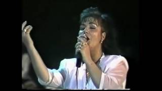 Anita Bitri - Dashuri, Ke Emrin Tim