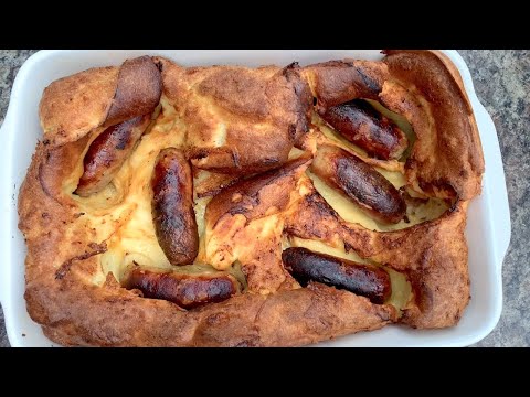How to make Toad In The Hole/ easy homemade toad in the hole recipe / British recipes