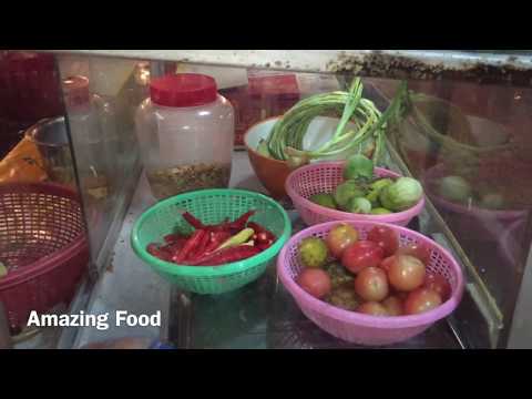 Papaya salad Laos street food dinner
