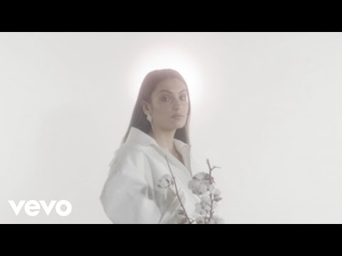 Niomí - Snow (Official Music Video)