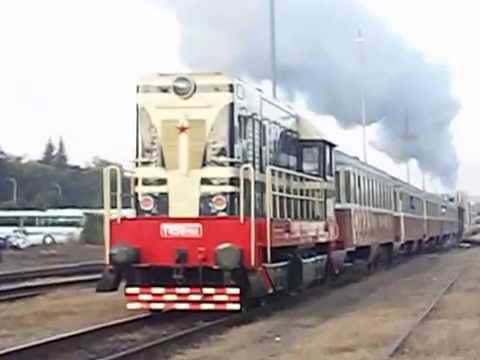 Odjezd parní lokomotivy z Karlových Varů