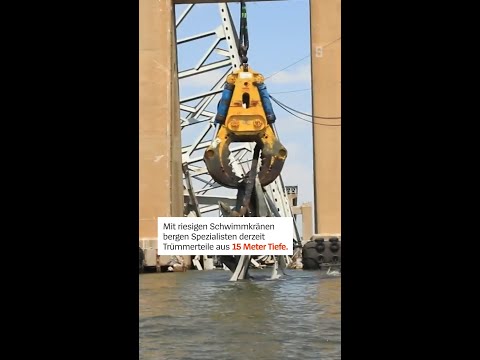 Schiffsunglück in Baltimore: Riesen-Schwimmkräne bergen Brückenteile | DER SPIEGEL