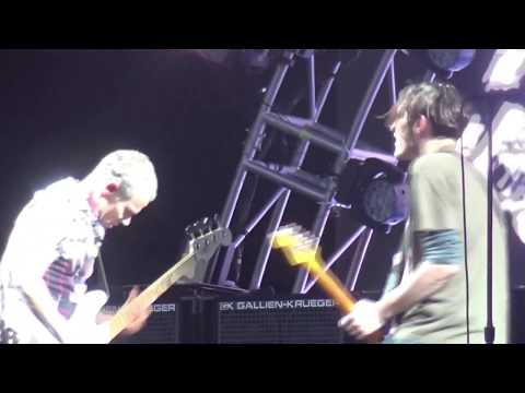 Red Hot Chili Peppers - 01. Intro Jam / Can't Stop (Riga, Latvia, 27.07.17)