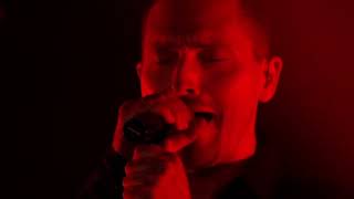 Ákos :-: A LEPKEGYŰJTŐ - HELLÓ :-:  ( 2084 Lemezbemutató Aréna )