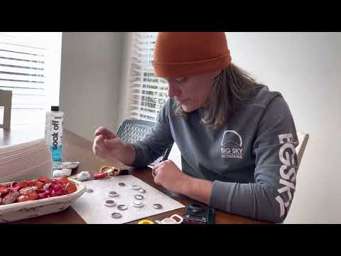 How to make a Duracell CR2032 battery work in an Apple AirTag