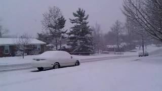 preview picture of video 'Lexington Kentucky first snowfall December 4, 2010'