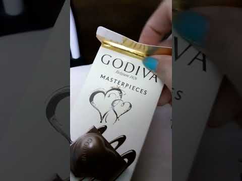 GODIVA DARK CHOCOLATE #heartsform #satisfying #shorts