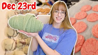 Baking and Finishing WIPs | PassioKnit Vlogmas 2025 Day 23