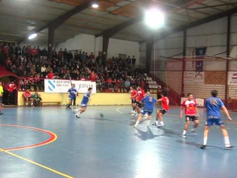 Novás 21 - Teucro 29 Gol de Víctor Armán