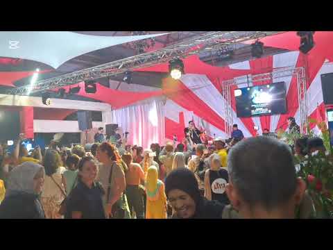 Halloo guys alles goed❤️ at indofair🥰