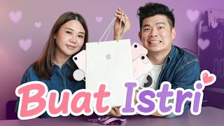 Unboxing produk baru Apple bareng Ibu Negara 🥰