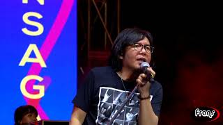 AMAZING ! ! ! ...ARRI LASSO &#39;&#39; MENGEJAR MATAHARI &#39;&#39; live Pensaga  SMAN3 Semarang..PETJAH  !!!